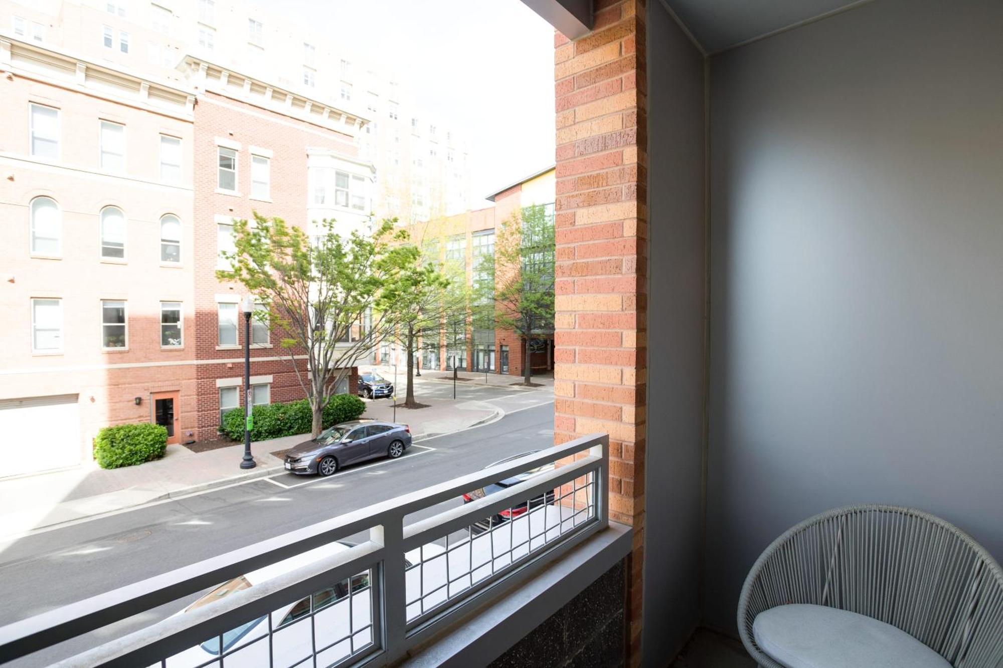Stylish Condo At Clarendon With Rooftop Views Arlington Luaran gambar